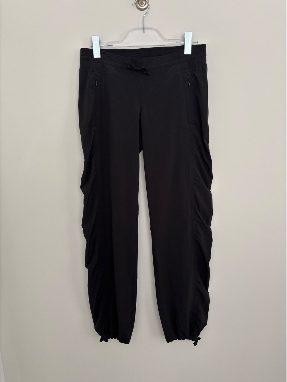 Athleta black joggers size 2 NWOT